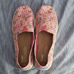 Toms girls size 4